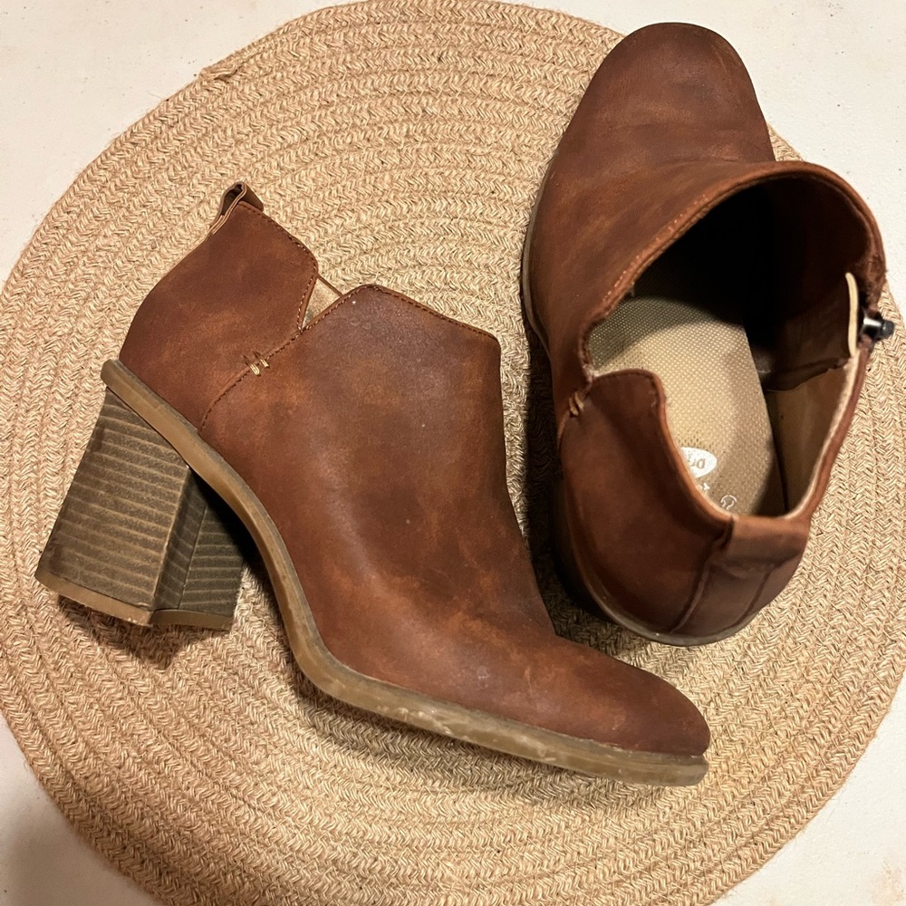 Dr. Scholl's Tan Heeled Ankle Boots
